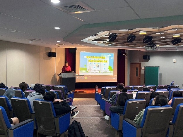 講座進行照片：學生聽講